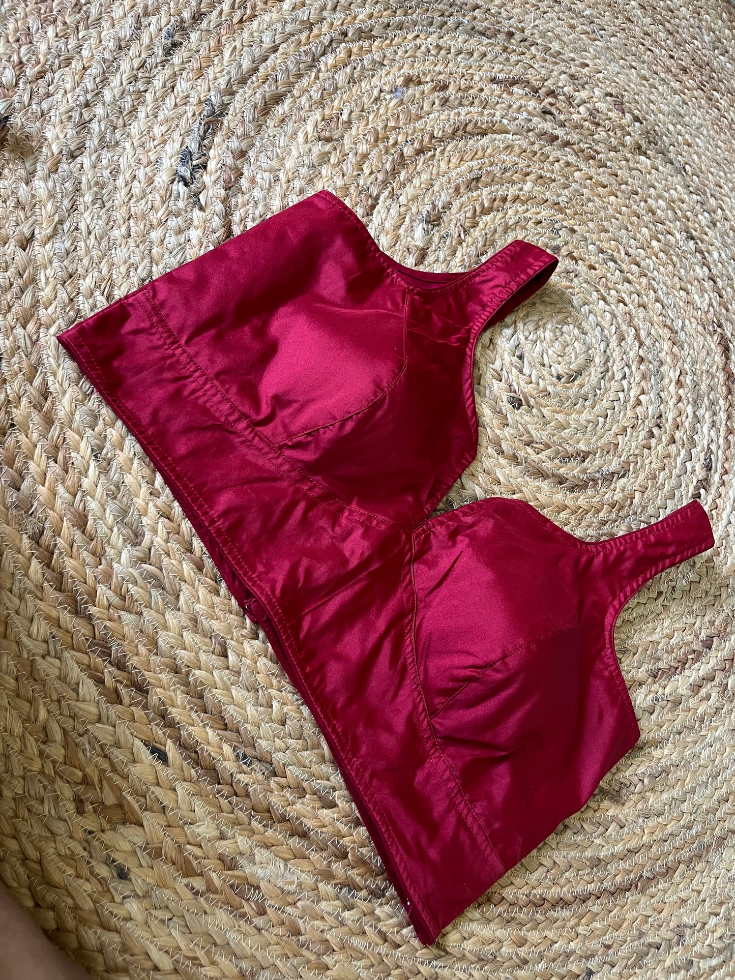 Maroon sleeveless padded blouse