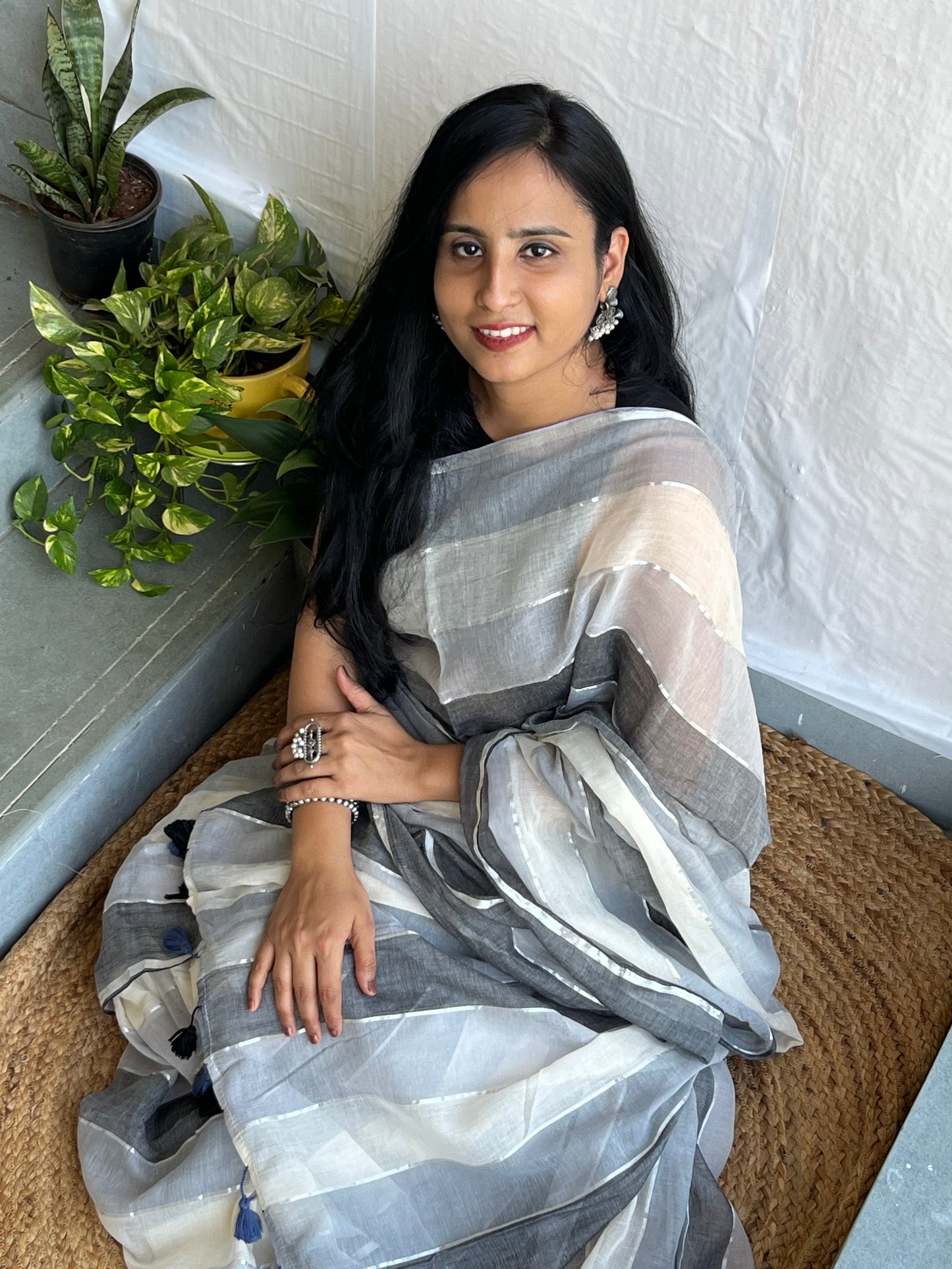 Dharini | Grey and off white mul cotton saree