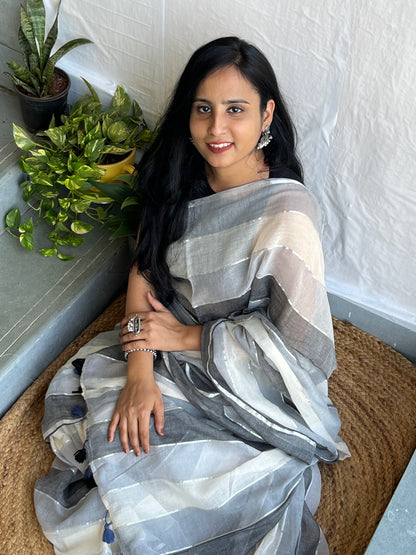 Dharini | Grey and off white mul cotton saree