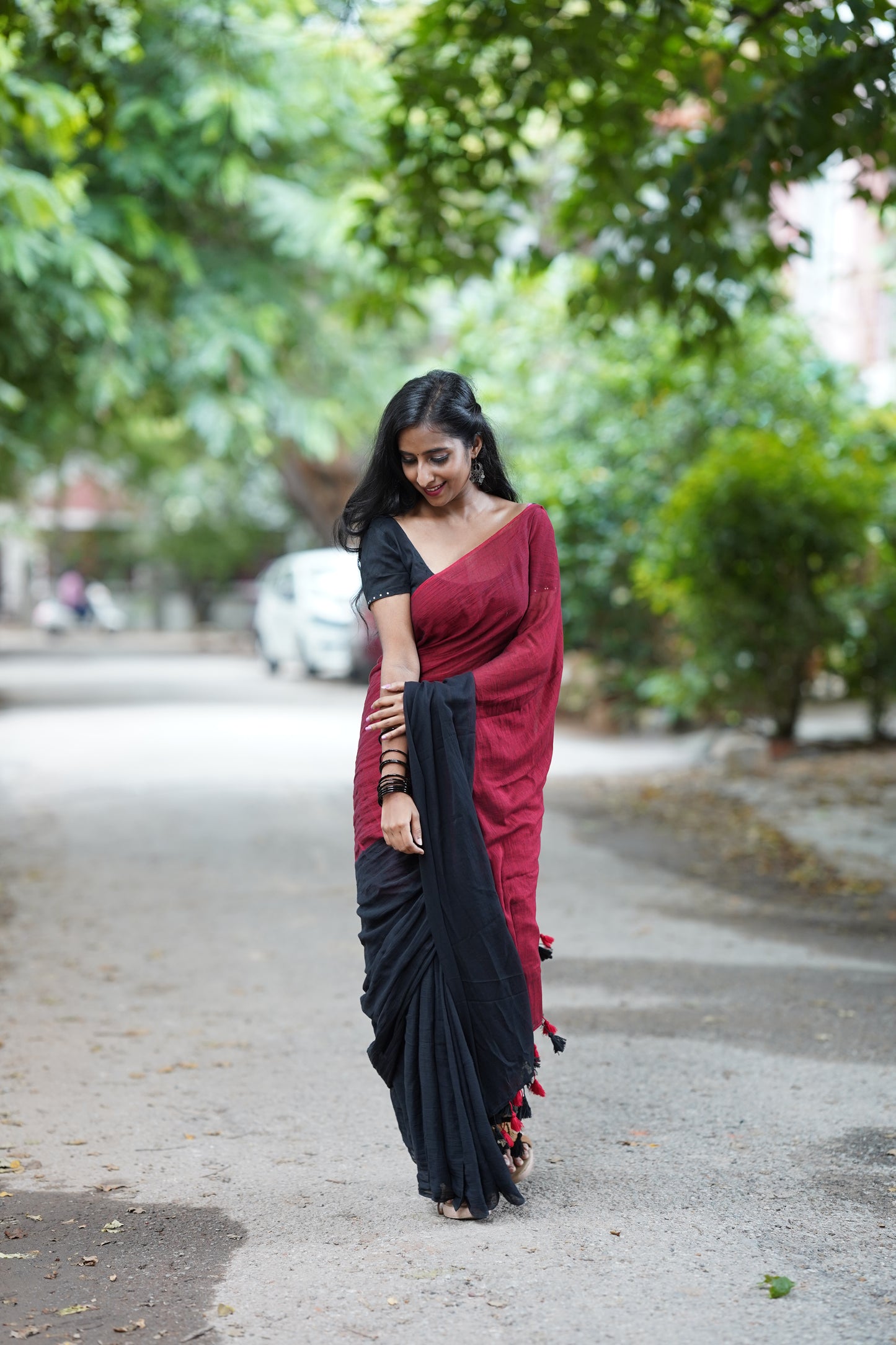 Sanyukta l Maroon And Black Mul Cotton Saree