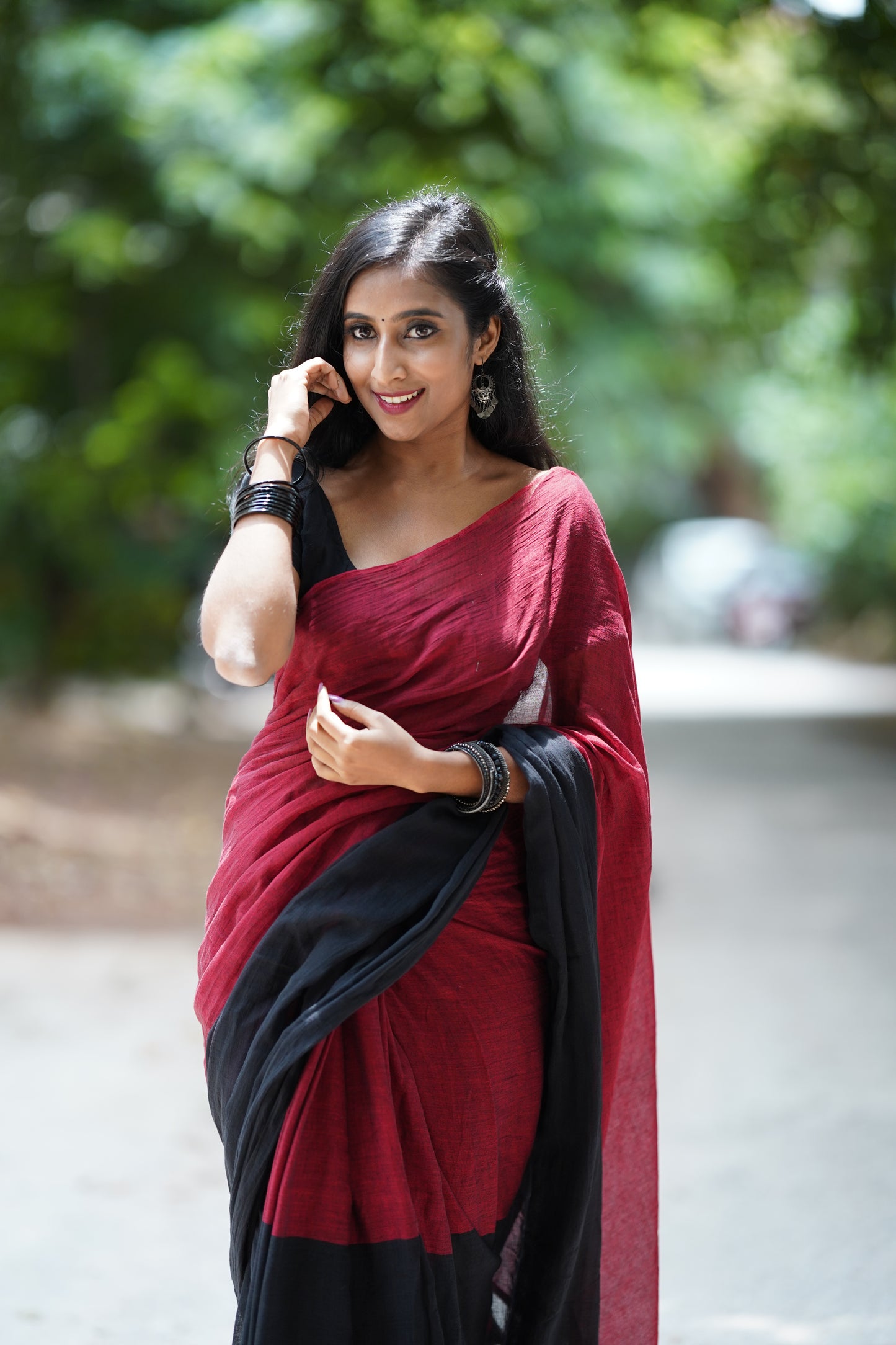 Sanyukta l Maroon And Black Mul Cotton Saree