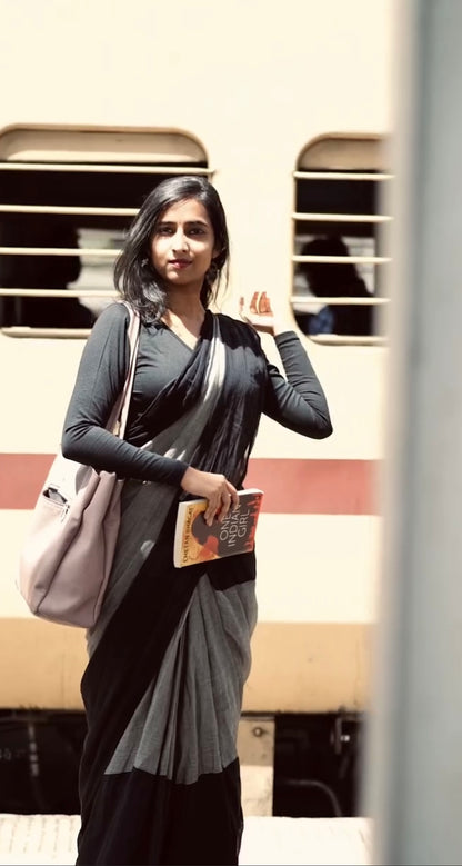 Sanyukta l Grey And Black Mul Cotton Saree